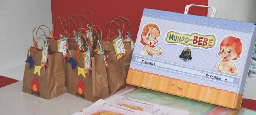 Prefeitura Entrega Mais de 2 Mil Kit's Pedagógicos aos Alunos da Rede Municipal