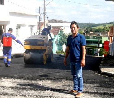 Imagem Obras de Asfalto nas Ruas Glória Leite e Praça Felipe Fernandes