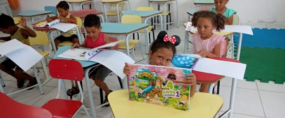 Entrega de Material Apostilado para Educação Infantil